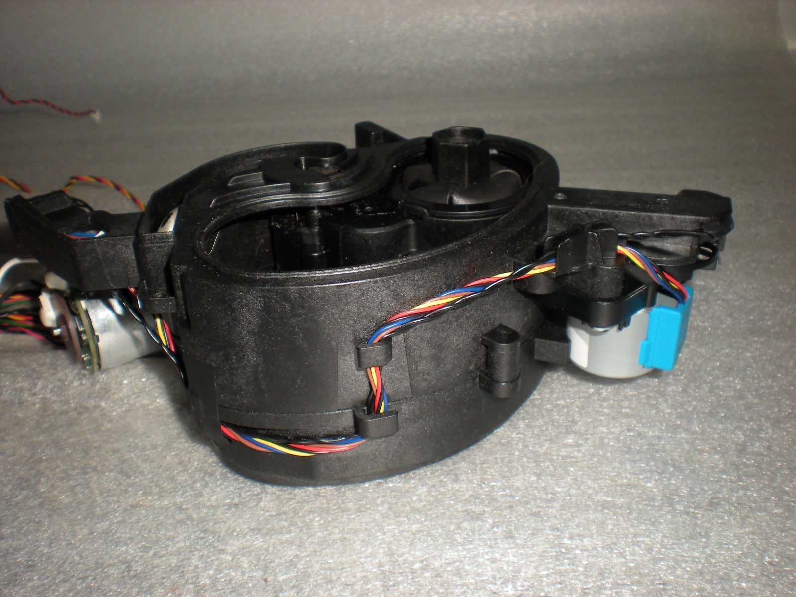 Eureka J15 Pro Ultra Robot Vacuum & Mop Right Side Pad Plate Roller Motor Assemb