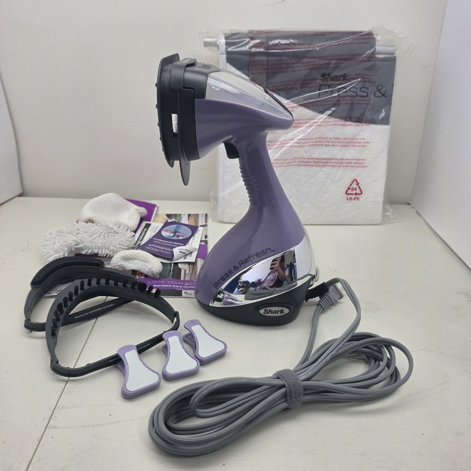 Shark GS500 Press and Refresh Fabric Steamer 120v Vertical Pad Wrinkle Eraser