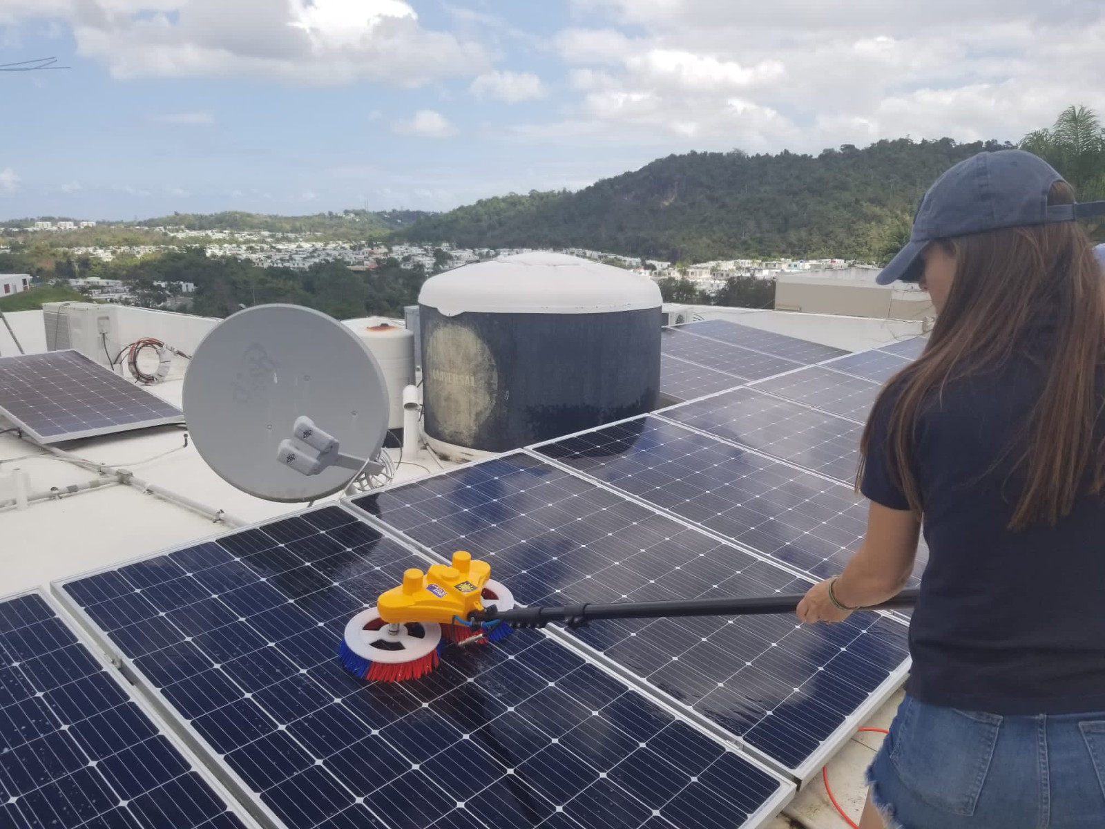 Solar Panel Cleaning Brush Solar Wash Equipment Brush With Water-Fed Pole System
