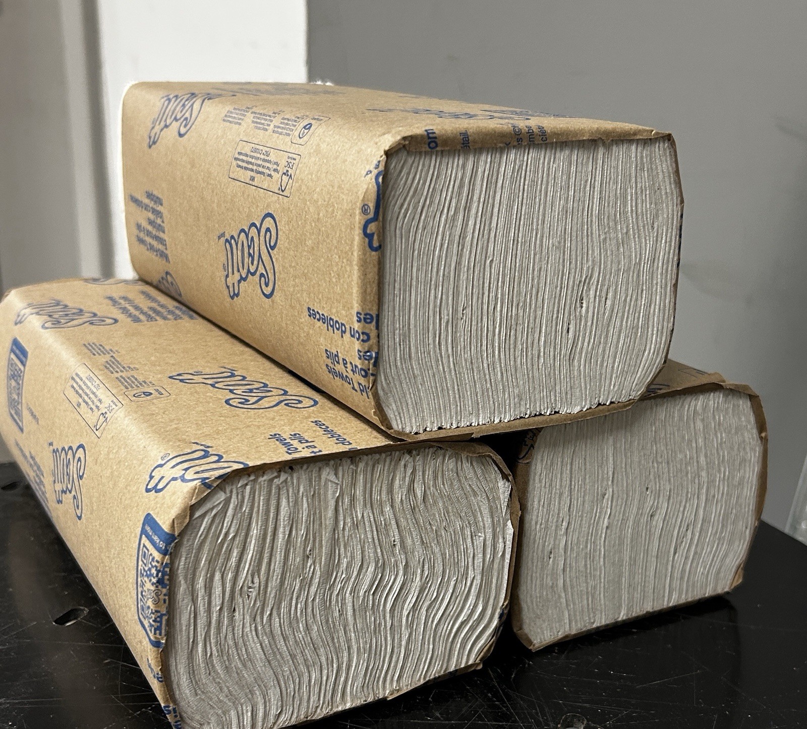 Scott Multi-Fold Paper Towels, 9-1/5 X 9-2/5 Inch, 3 Packs of 250 Towels Each