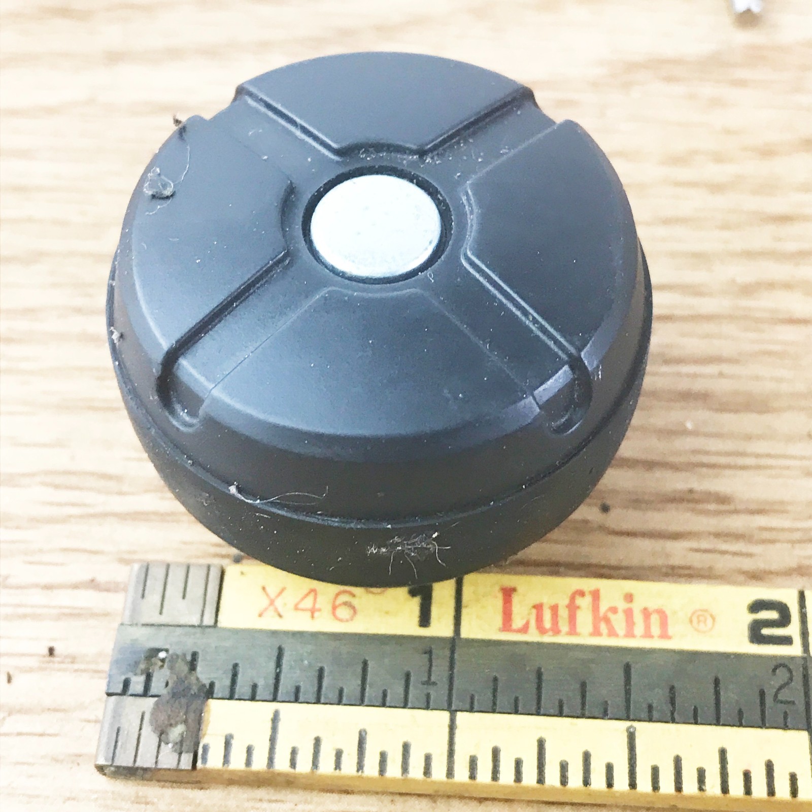 Shark IZ162h IX141 IX140 IX140C IX141H IX142 IZ140 LEFT or RIGHT WHEEL & PIN OEM