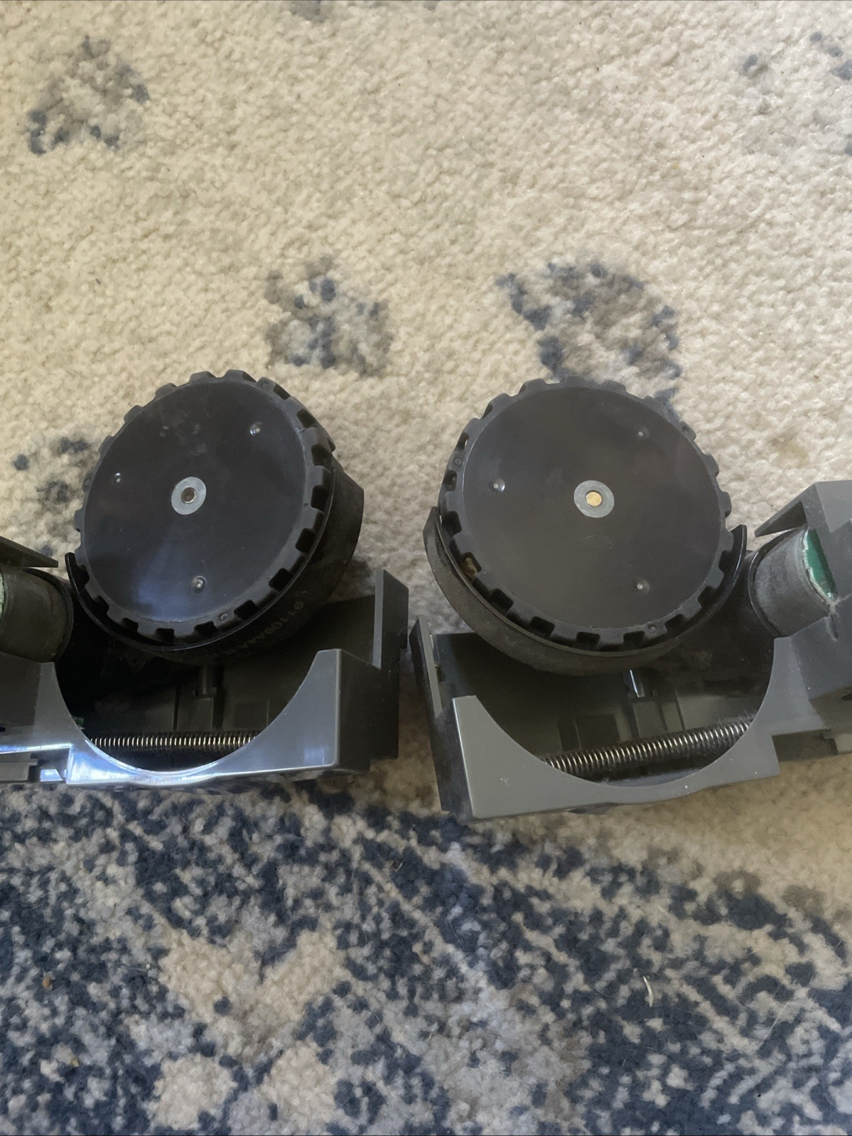 Wheel Pair iRobot Roomba OEM 980 Drive wheels 675 690 692 985 981 960 870 880
