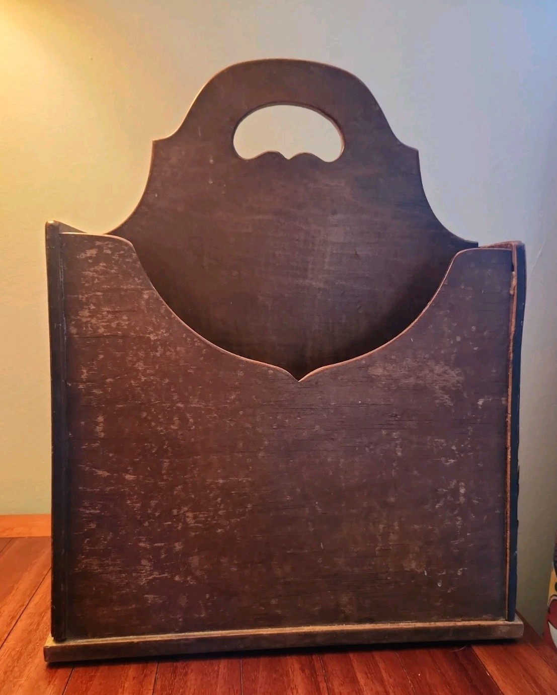 Vtg MCM Cottage Solid Wood Magazine Rack Book Holder 18x14x8 Grannycore Retro