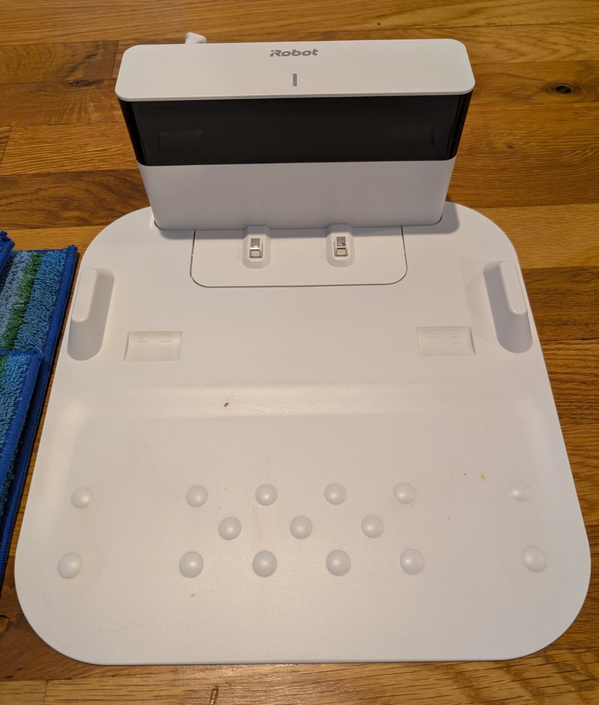 iRobot Braava Jet m6 M611020 Wi-Fi Robot Mop