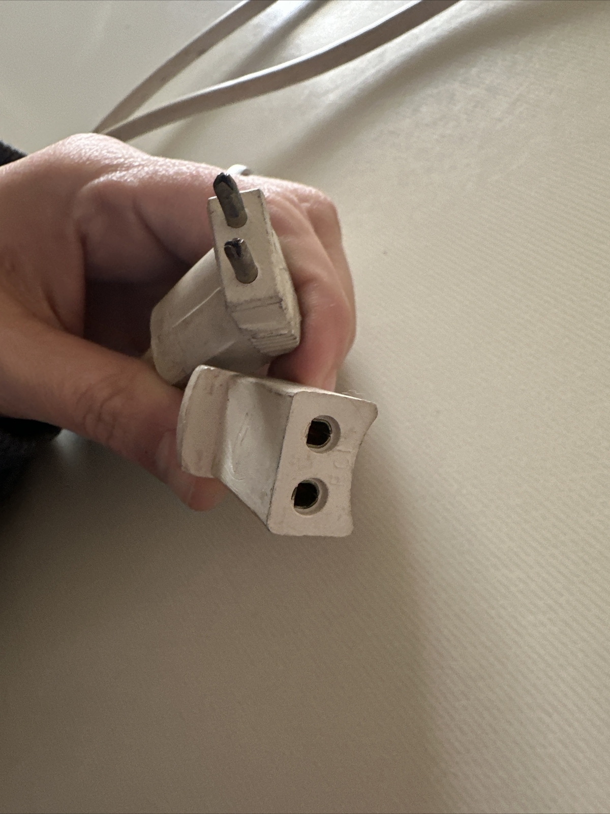 Unknown 40” Electrolux Power Adapter