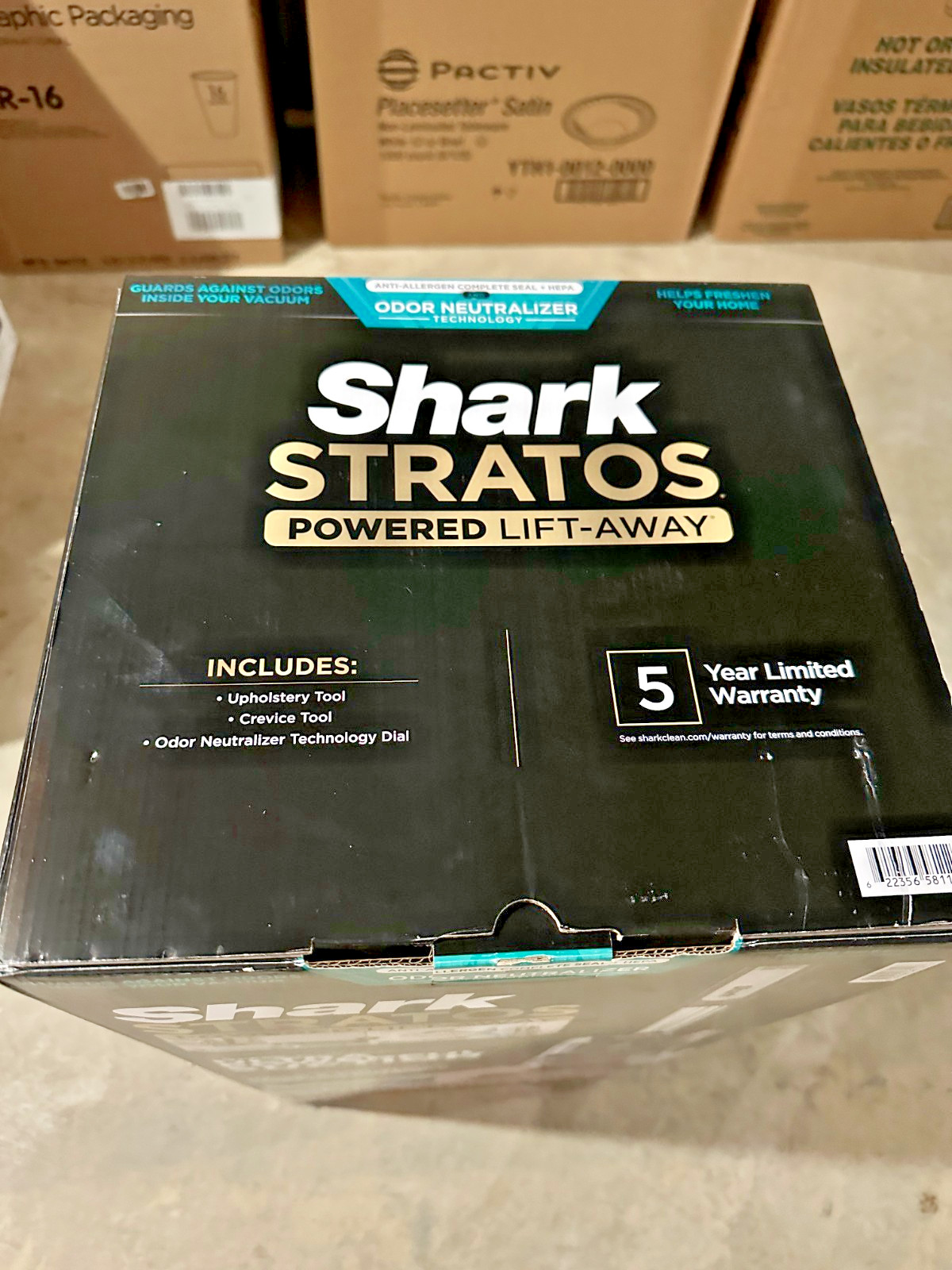 *Brand New* Shark Stratos Powered Lift-Away AZ3000 Vacuum Ultra powerful Suction