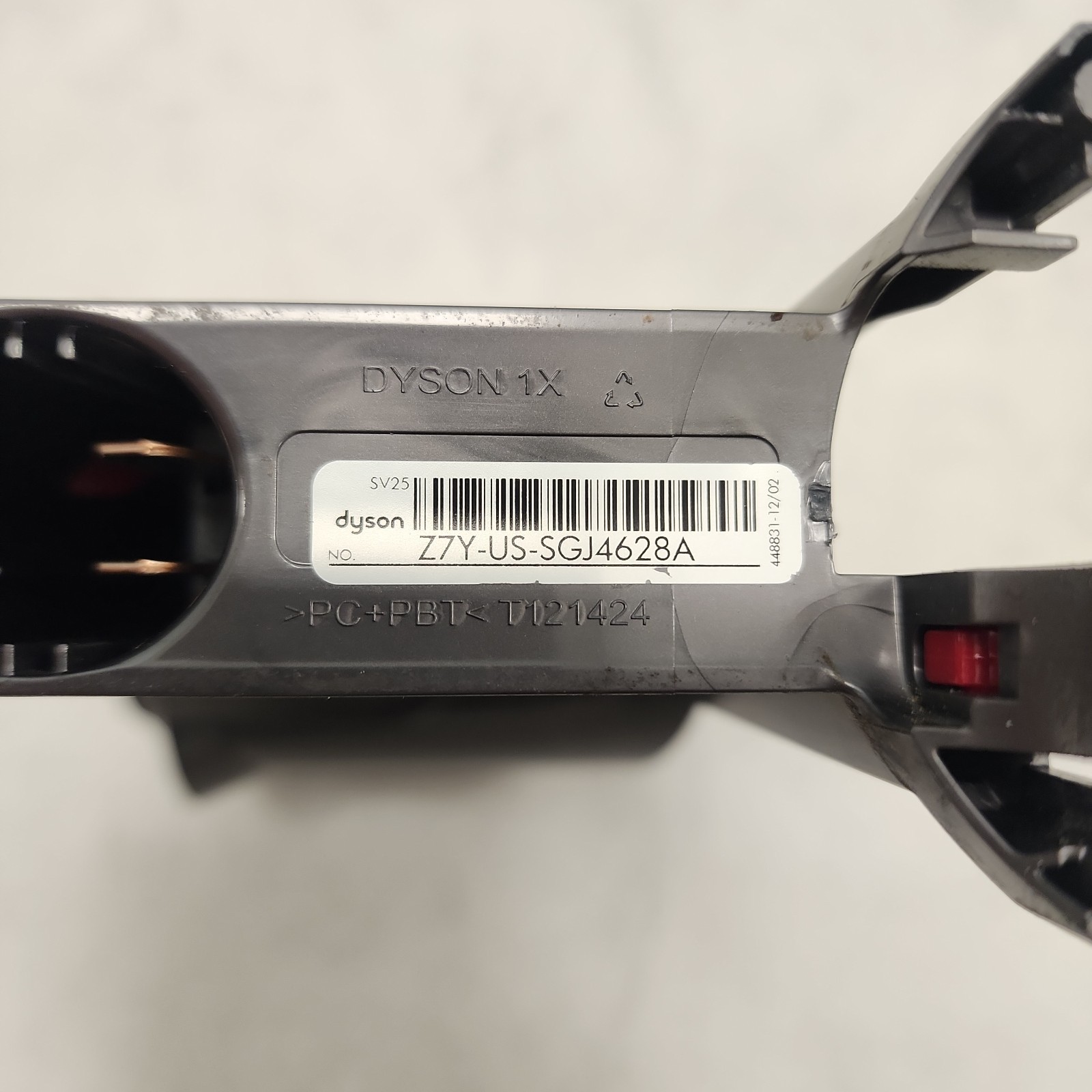 Dyson SV25 (2023 Version) V8 Fluffy HEPA Cordless Stick Vacuum & Accessories