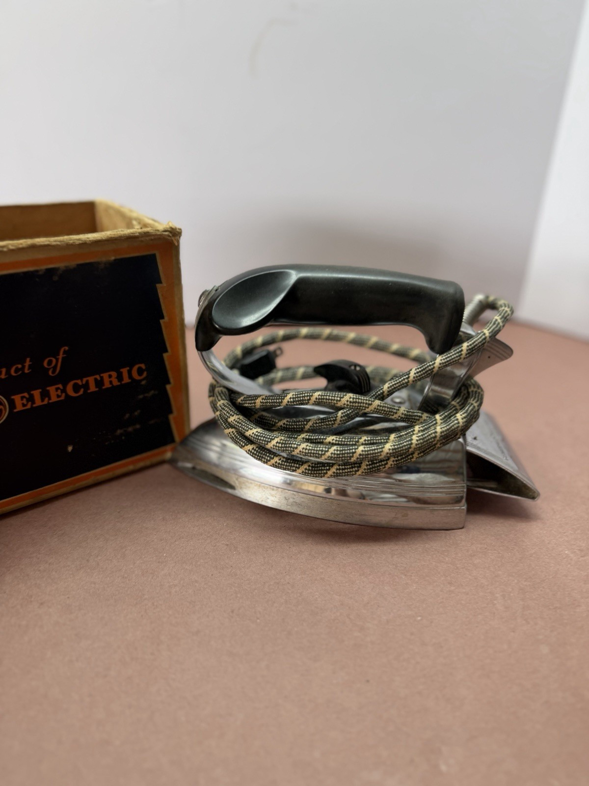 General Electric Phantom Automatic Iron Corded Adjustable 1000W 115V 119F100