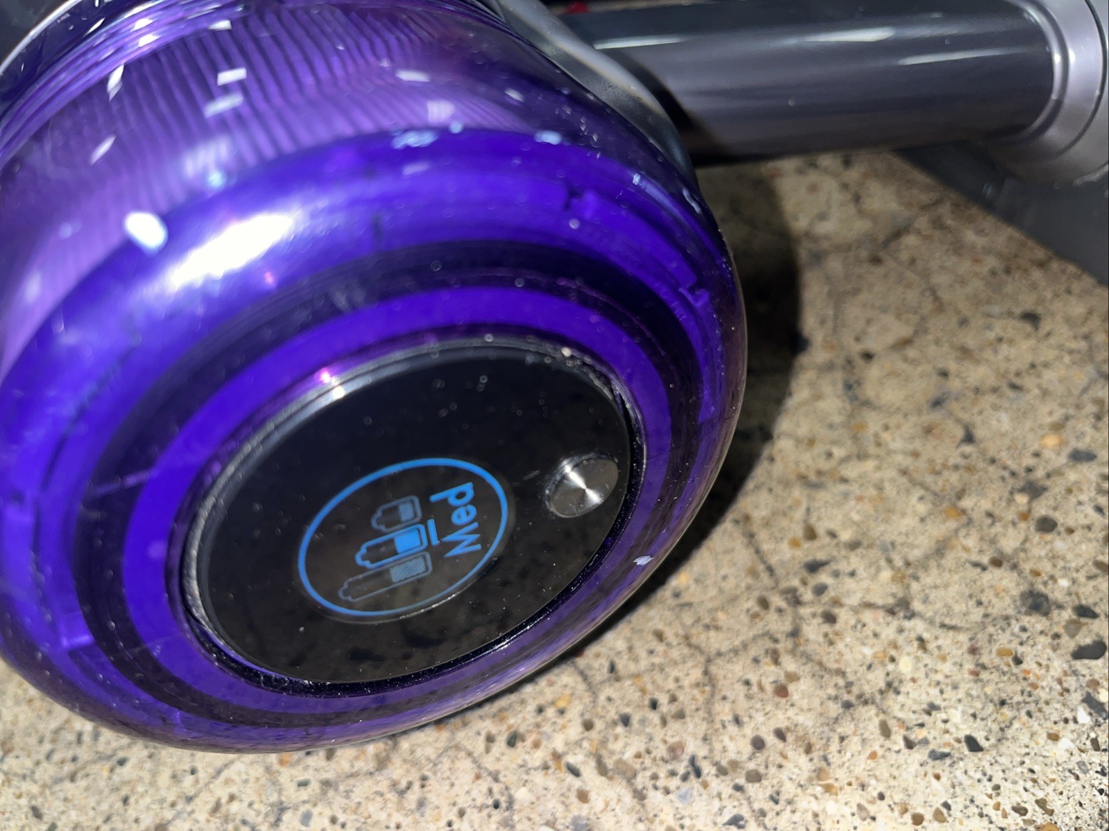 Dyson V11 SV15 Cordless Vacuum Cleaner – W/ Battery Working No Accessories