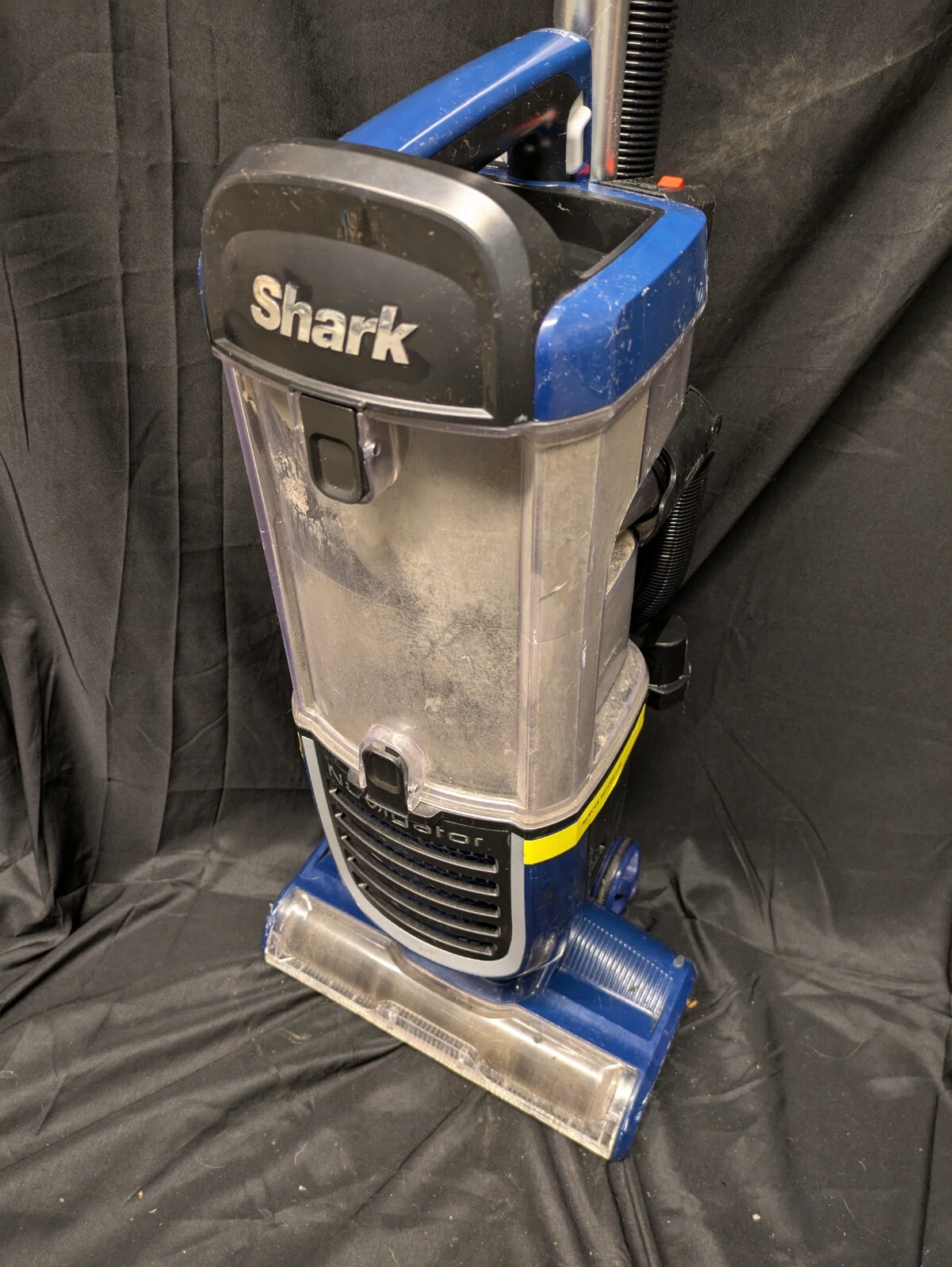 SHARK Navigator NV151 12 Bagless Upright Corded Vacuum Cleaner, Blue EXC!