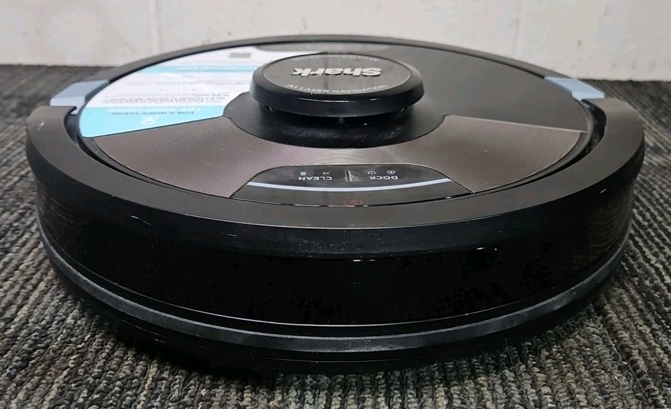 Shark RV2620WFUS AI Ultra Robot 2-in-1 Vac & Mop with Charging Station