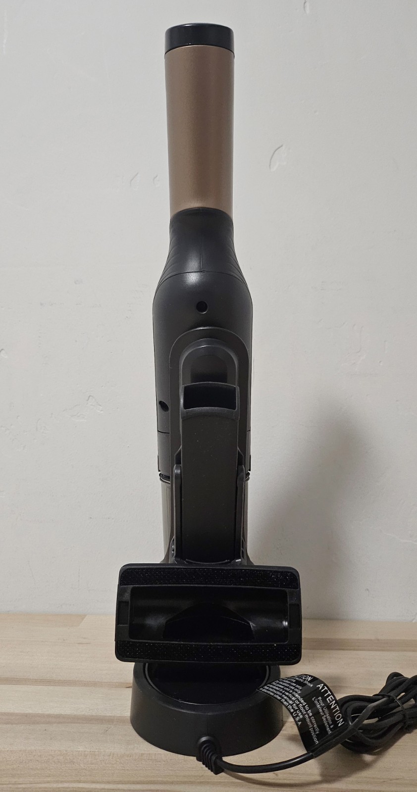 Shark WANDVAC – Lightweight Cordless Handheld Vacuum w/ Brush WV201 – Bronze