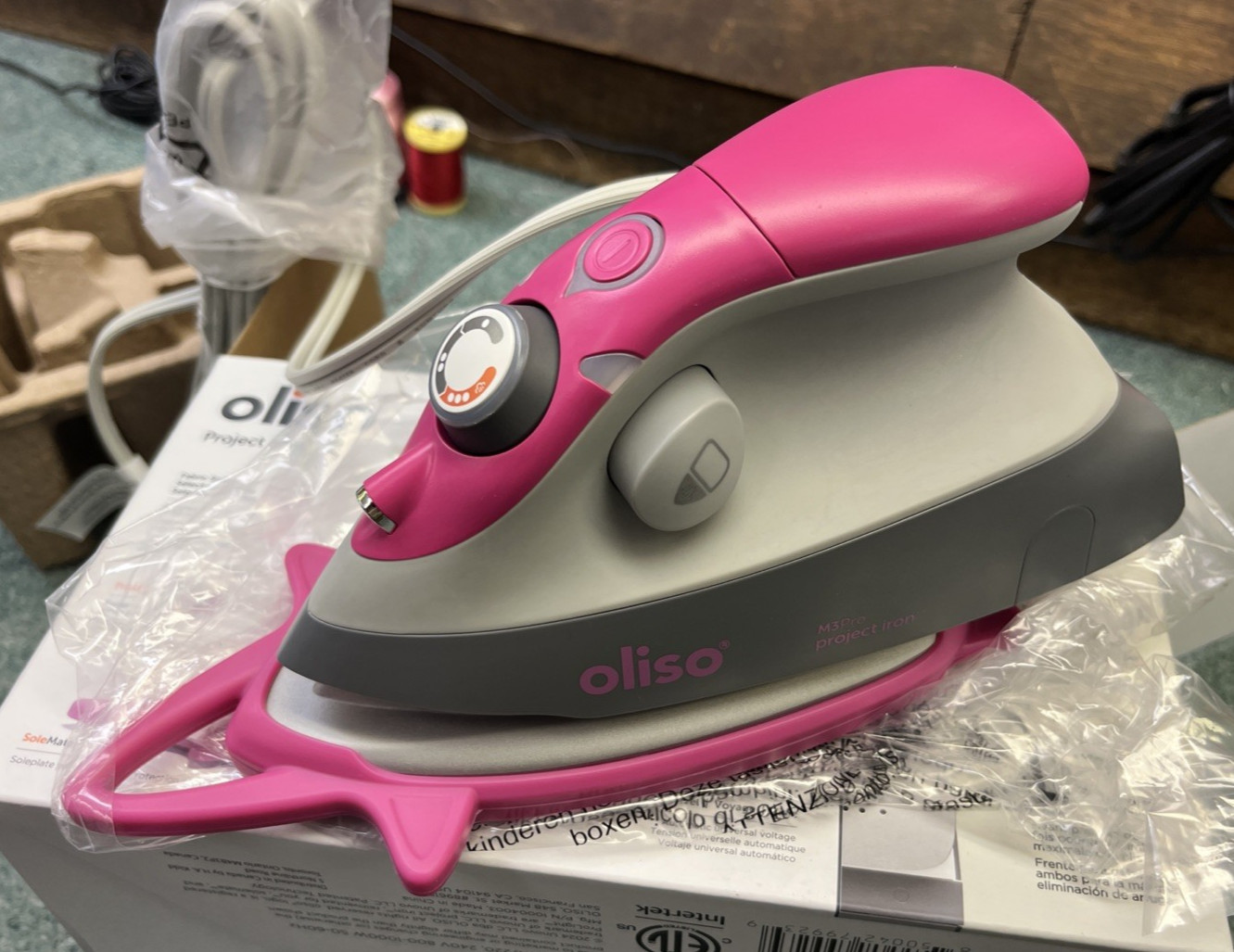 M3Pro Project Steam Iron with Solemate – 1000W Ceramic Soleplate Iron and LED