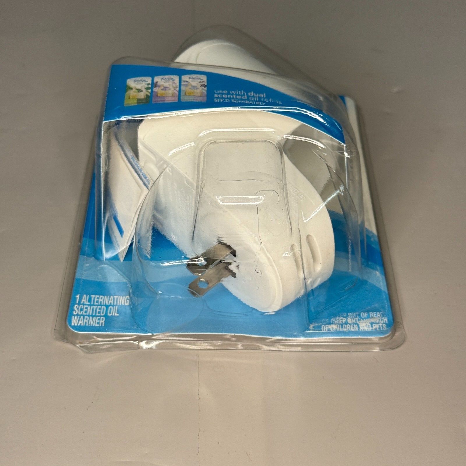 Febreze Noticeables Alternating Scented Oil Warmer New Sealed Warmer Only