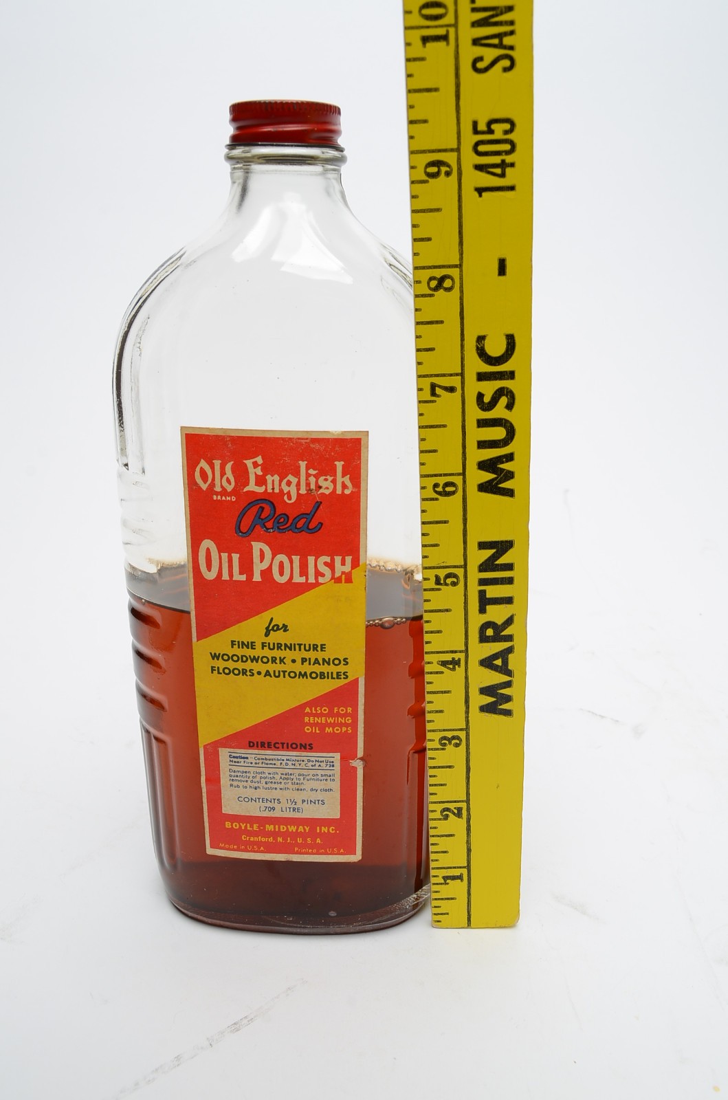 Old English Red Oil Polish Vintage Glass Bottle Approx 50% Full 1.5 Pint READ