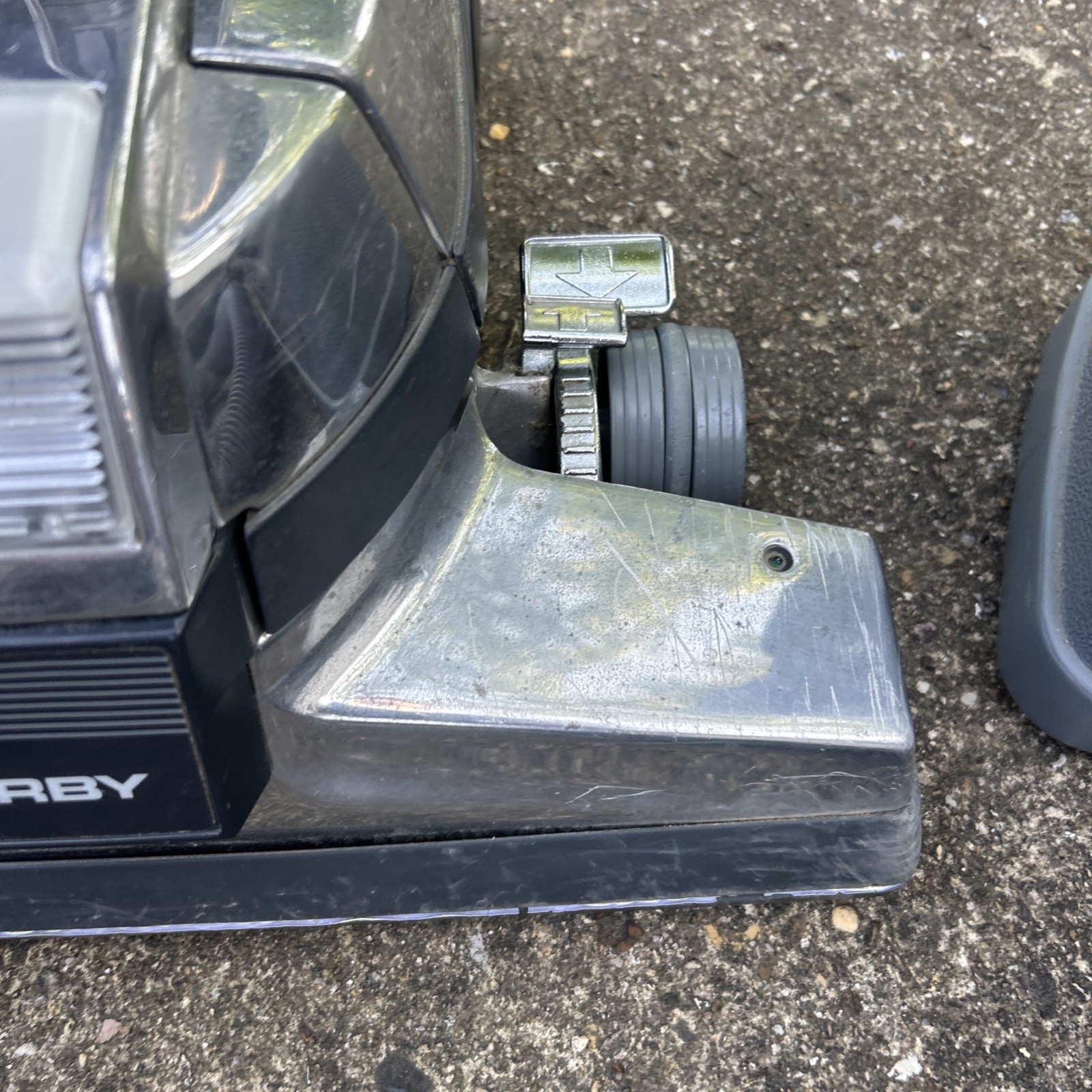 Kirby G4 Ultimate 80th Anniversary Vacuum Cleaner w/attachments Read