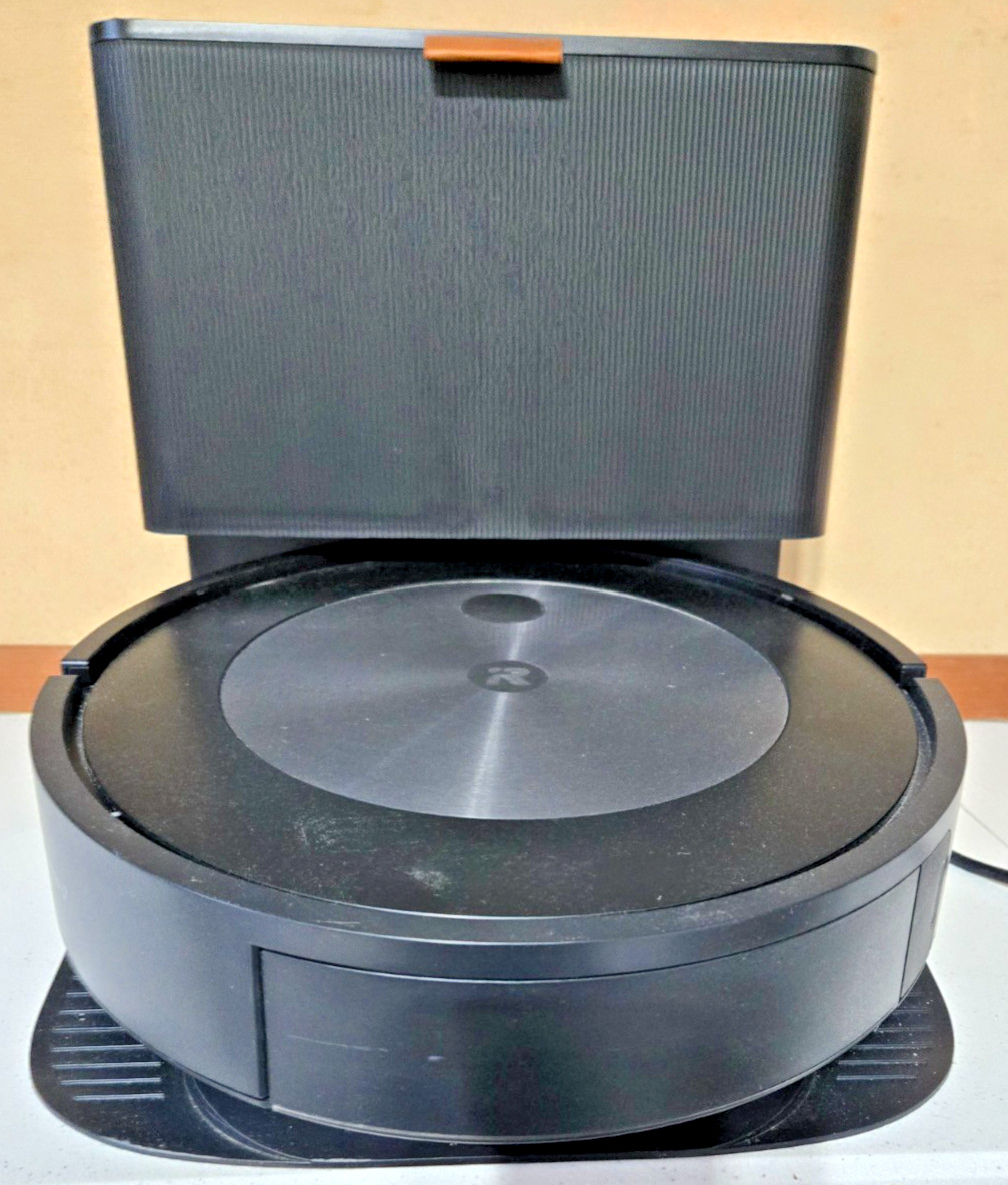iRobot Roomba j7+ Self-Emptying Vacuum Cleaning Robot – only used two times!!