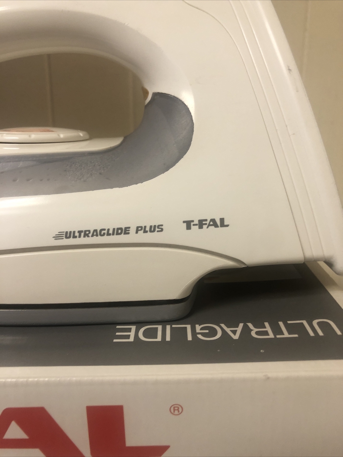 T-fal Ultraglide Automatic Steam Iron 1400 watts model #1651