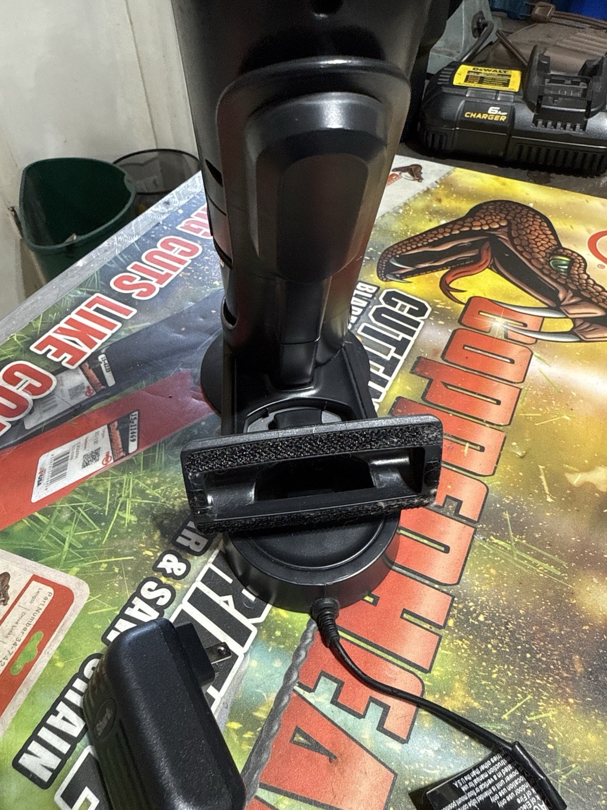 Shark WV201 WANDVAC Handheld Vacuum Gray Bagless Cordless W/ Charger Dock
