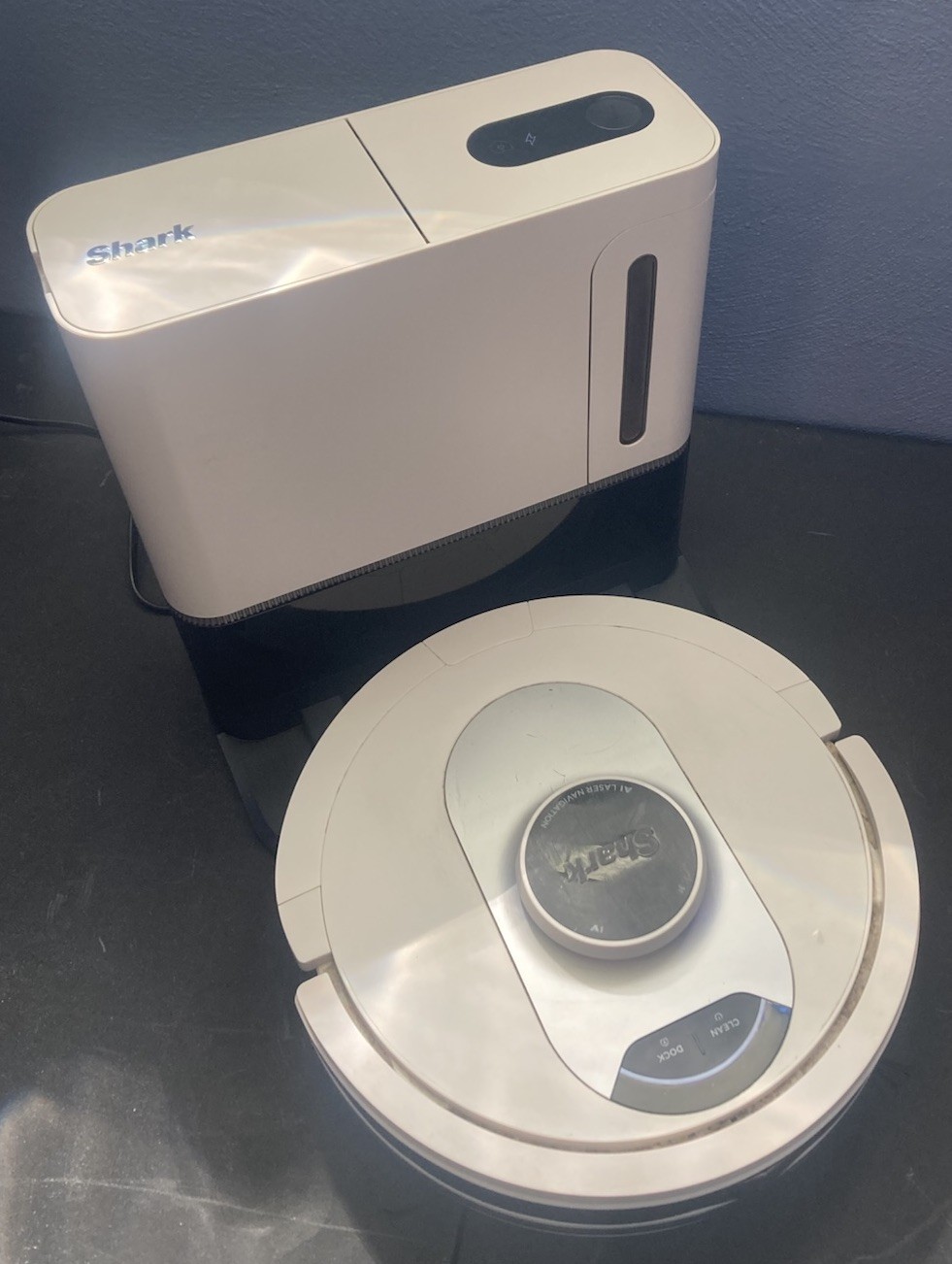 Shark AV2511AE AI Ultra Robot Vacuum With Base FOR PARTS ONLY