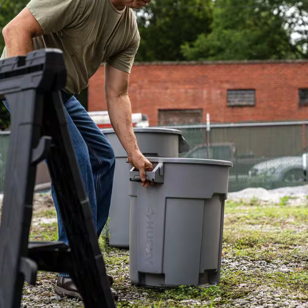 20 Gal. Grey Heavy Duty Commercial Outdoor Trash Can with Domed Lid