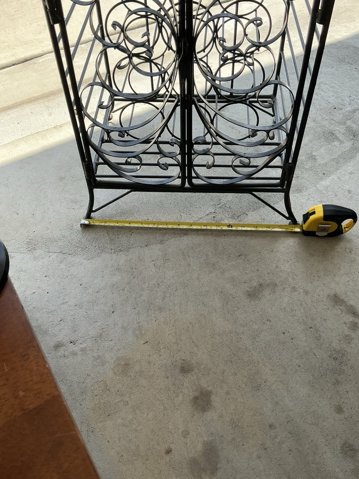 Black Metal Freestanding Scrollwork Magazine Rack Organizer Stand 24 x 23 in