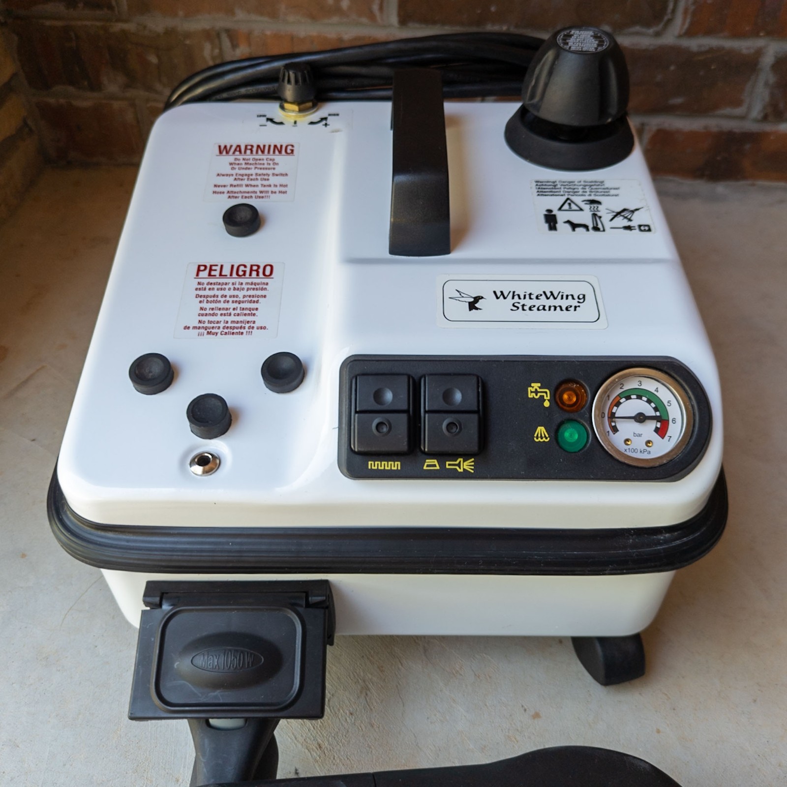 White Wing Steamer Professional Cleaner 21631–2 Liter 1500 Watts – Italy Works!