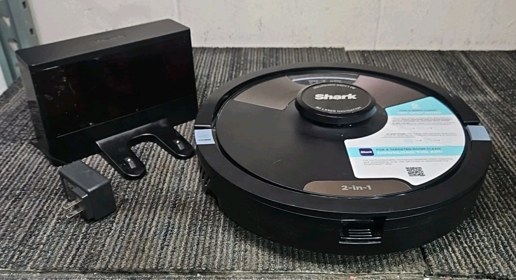 Shark RV2620WFUS AI Ultra Robot 2-in-1 Vac & Mop with Charging Station