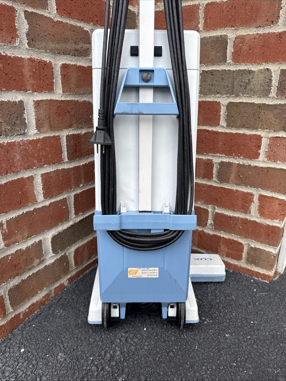 Electrolux Aerus LUX 3000 Upright Vacuum Cleaner, Blue/White Vintage