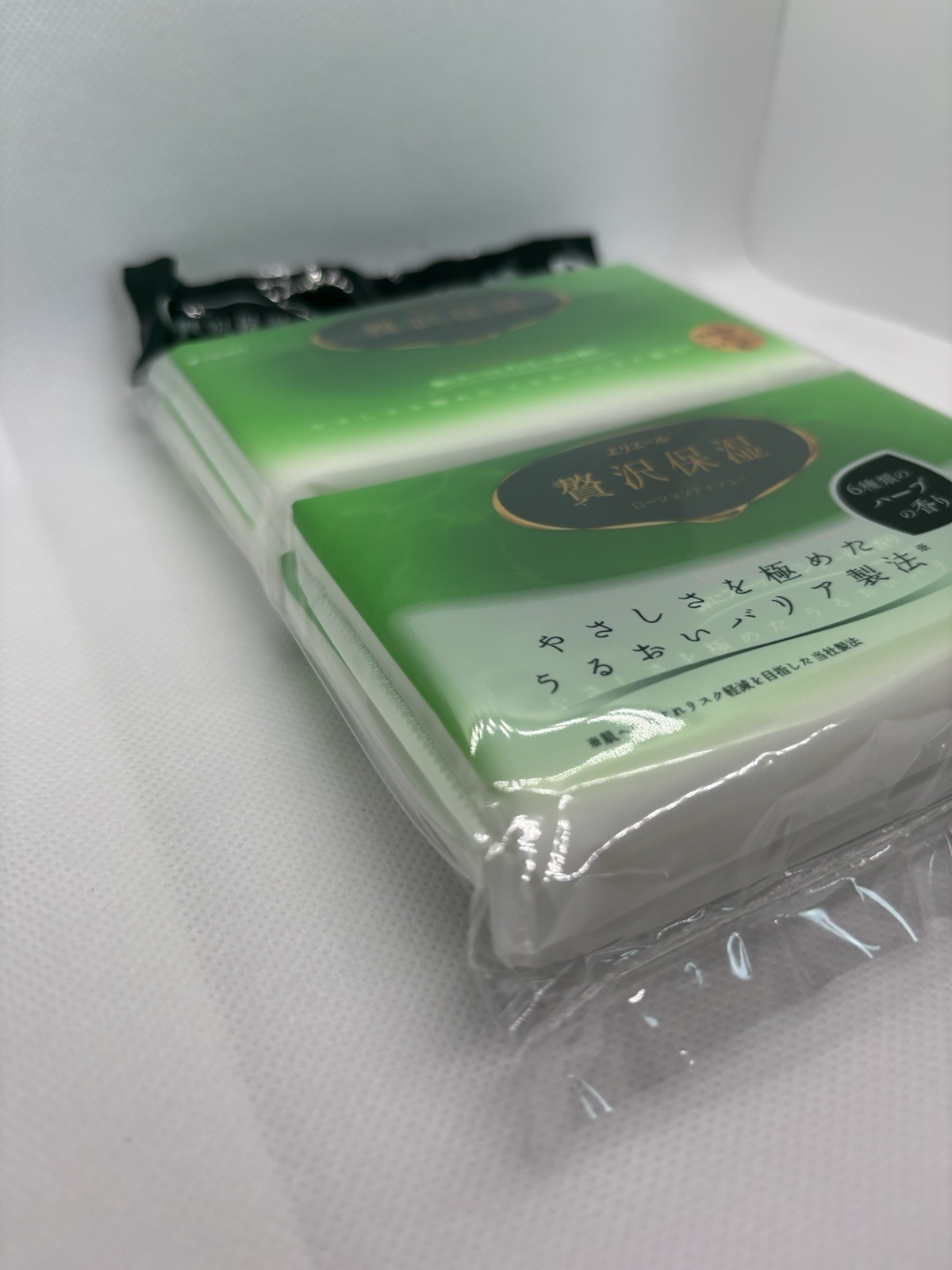 Elleair Japanese Moist Lotion Facial Tissue Menthol Hyaluronic Acid Soft 8 Pack
