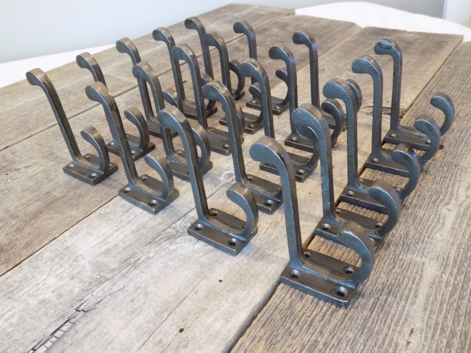 20 METAL HOOKS COAT HAT RACK HEAVY DUTY 3 1/2″ IRON STORAGE POTS PANS CLOSET