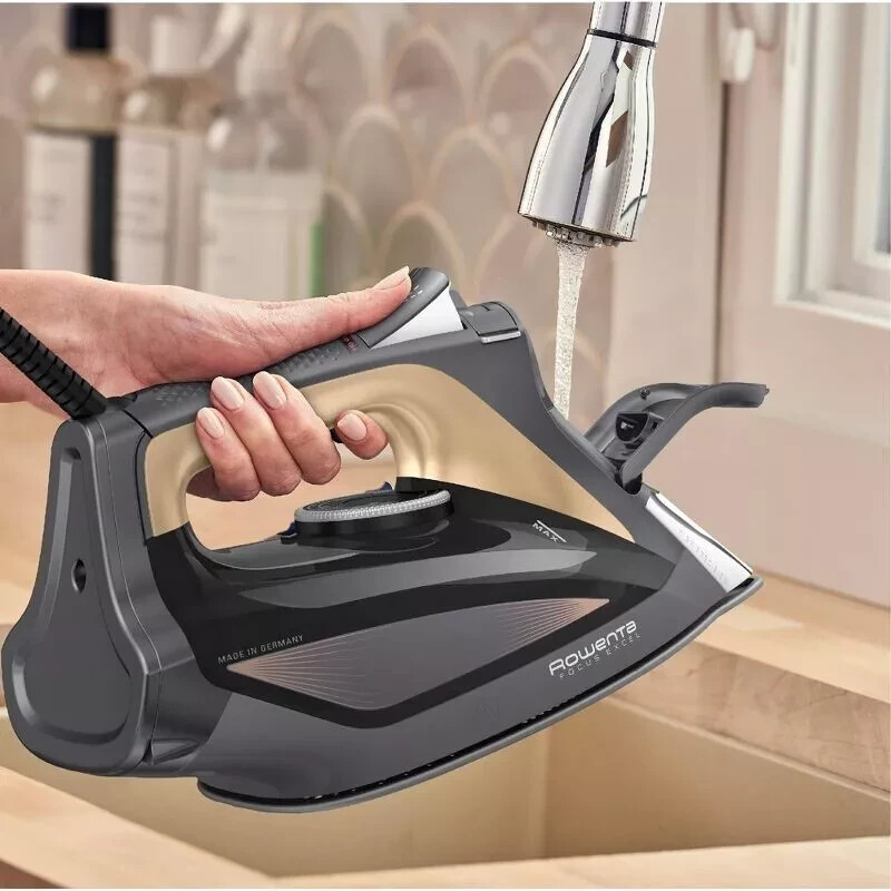 Rowenta DW8197 Steam Expert 400-hole Soleplate,1800-Watt, Auto-Off Anti-Cal