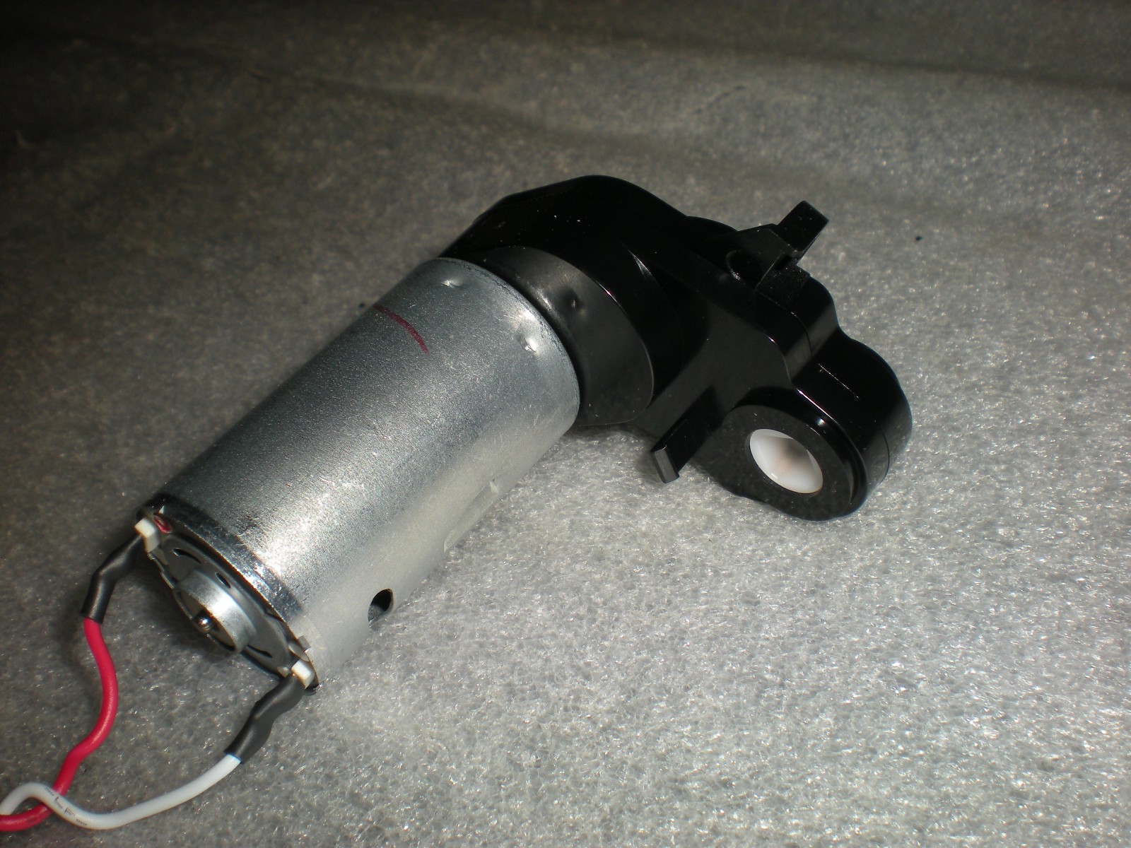 Genuine OEM iRobot Roomba 105 Vac Robot Vacuum Cleaning Head Roller Brush Motor