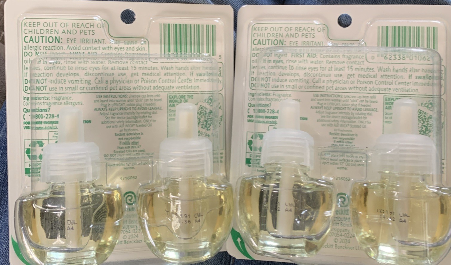 4 Air Wick Vibrant Scented Oil Refills Cotton & White Lotus – Up To 140 Days