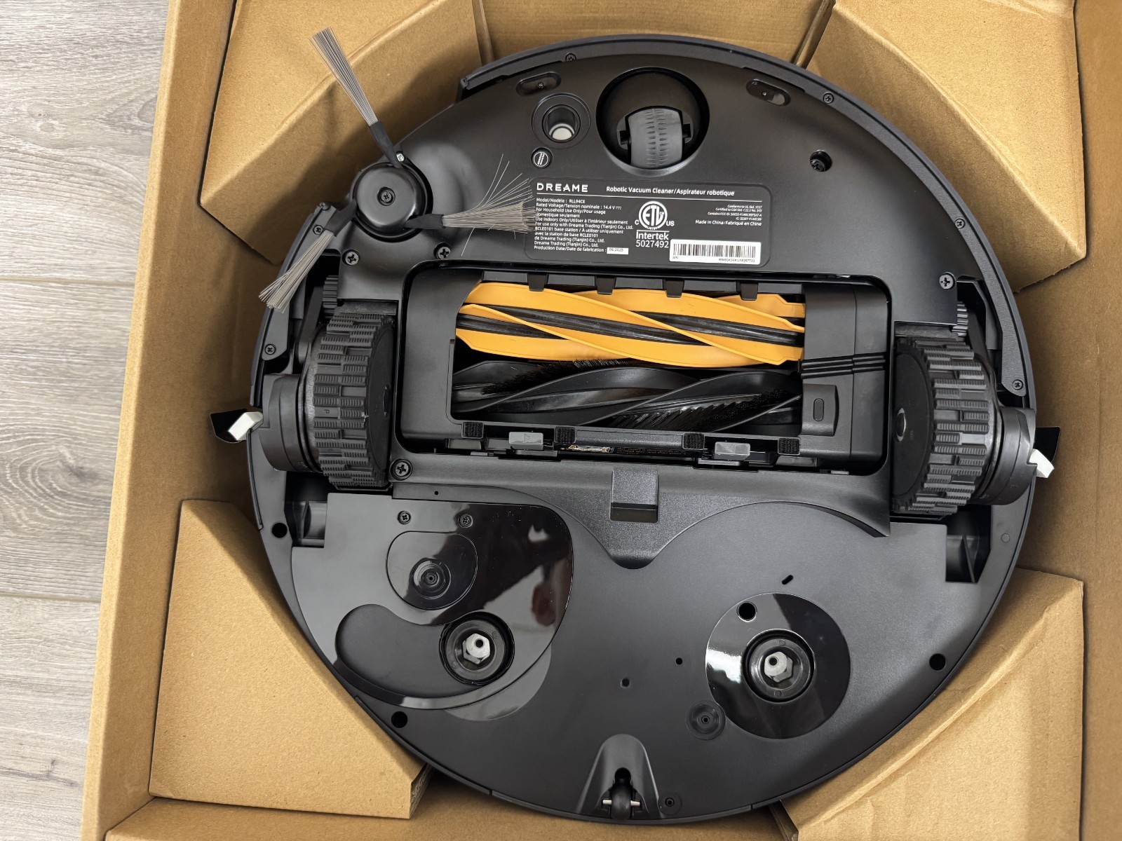 DREAME L50 Ultra Robot Vacuum 19,500Pa Suction Handle High Thresholds – Black