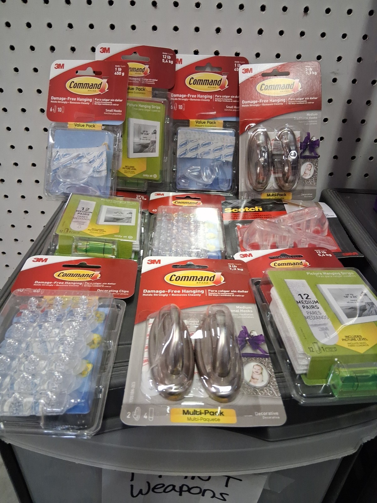Lot Of 10 3m Command Hooks And Scotch Door Stop!