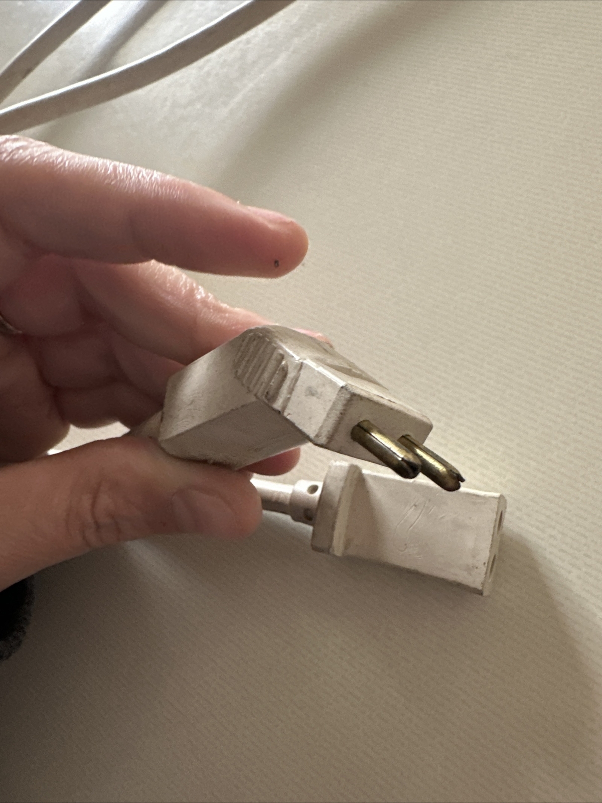 Unknown 40” Electrolux Power Adapter