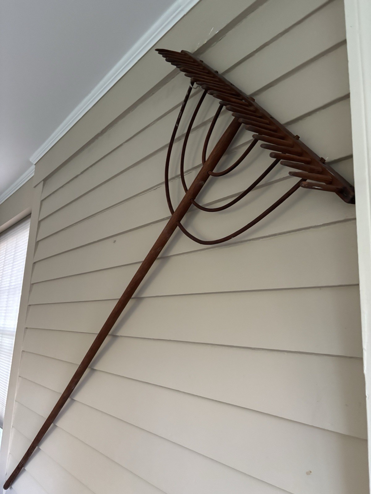 Wall Mounted Brown Wood & Metal Coat Hat Rack Horseshoe Hooks 11-16