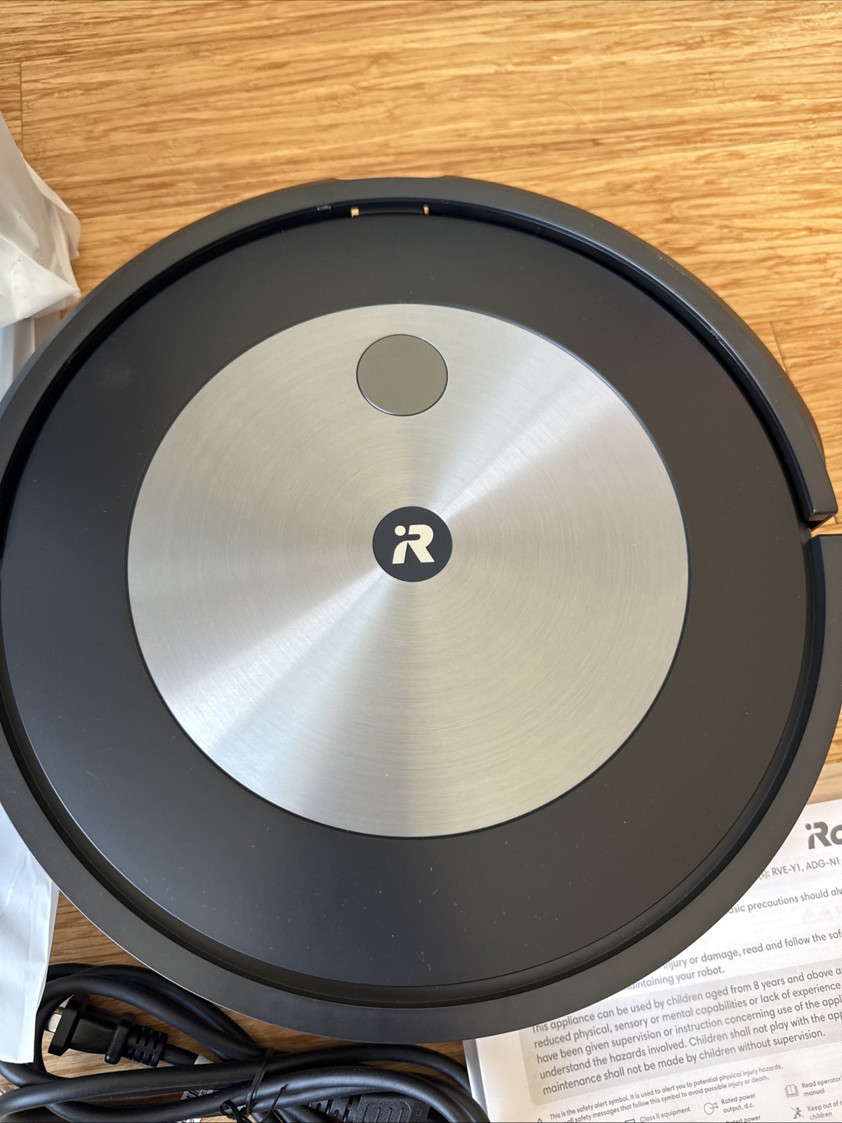 iRobot Roomba j7+ Wi-Fi Robot Vacuum Cleaner & Base / J7 Plus. New.