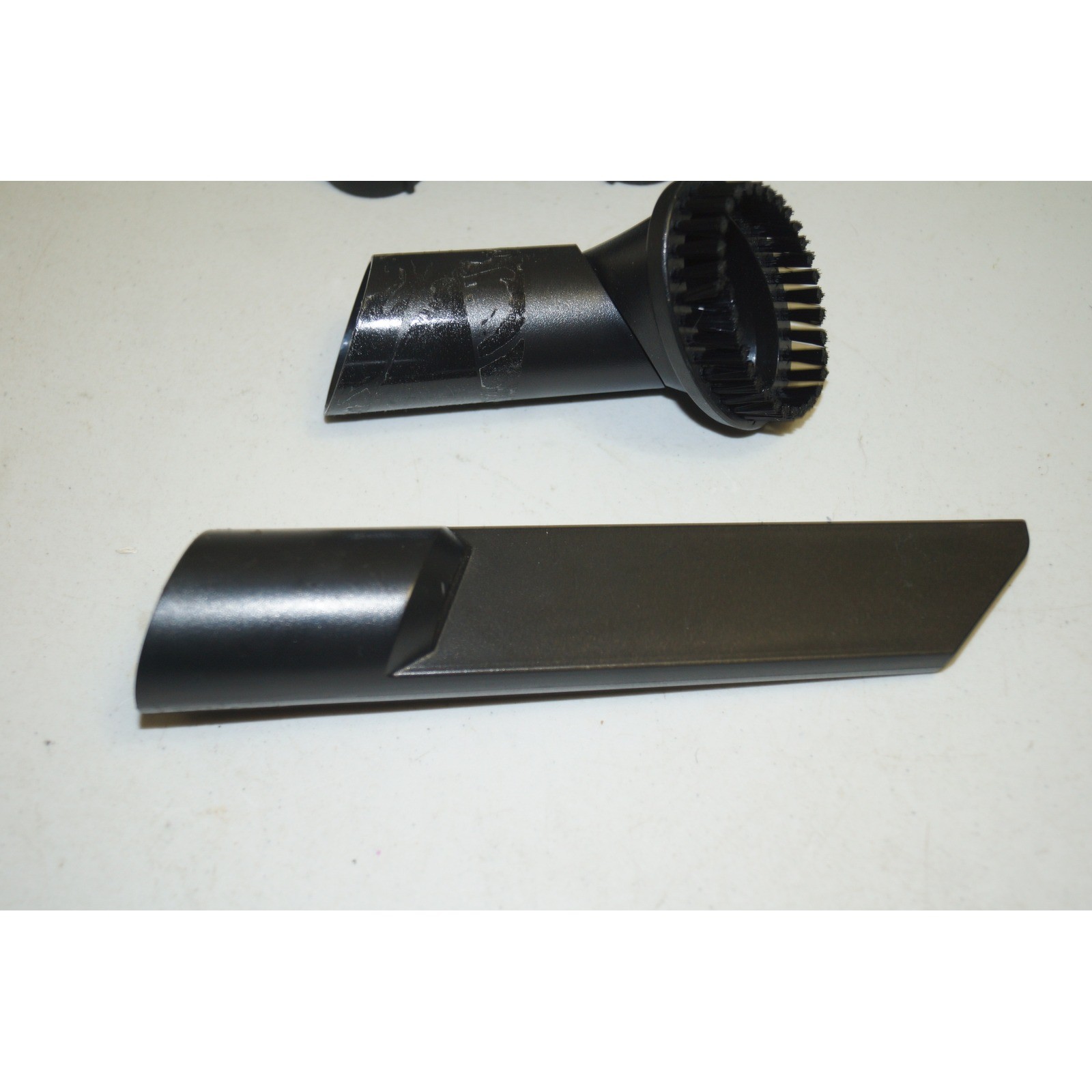 Ryobi Vacuum Attachment Set Crevice Tool Dusting Brush and Storage Clip Black