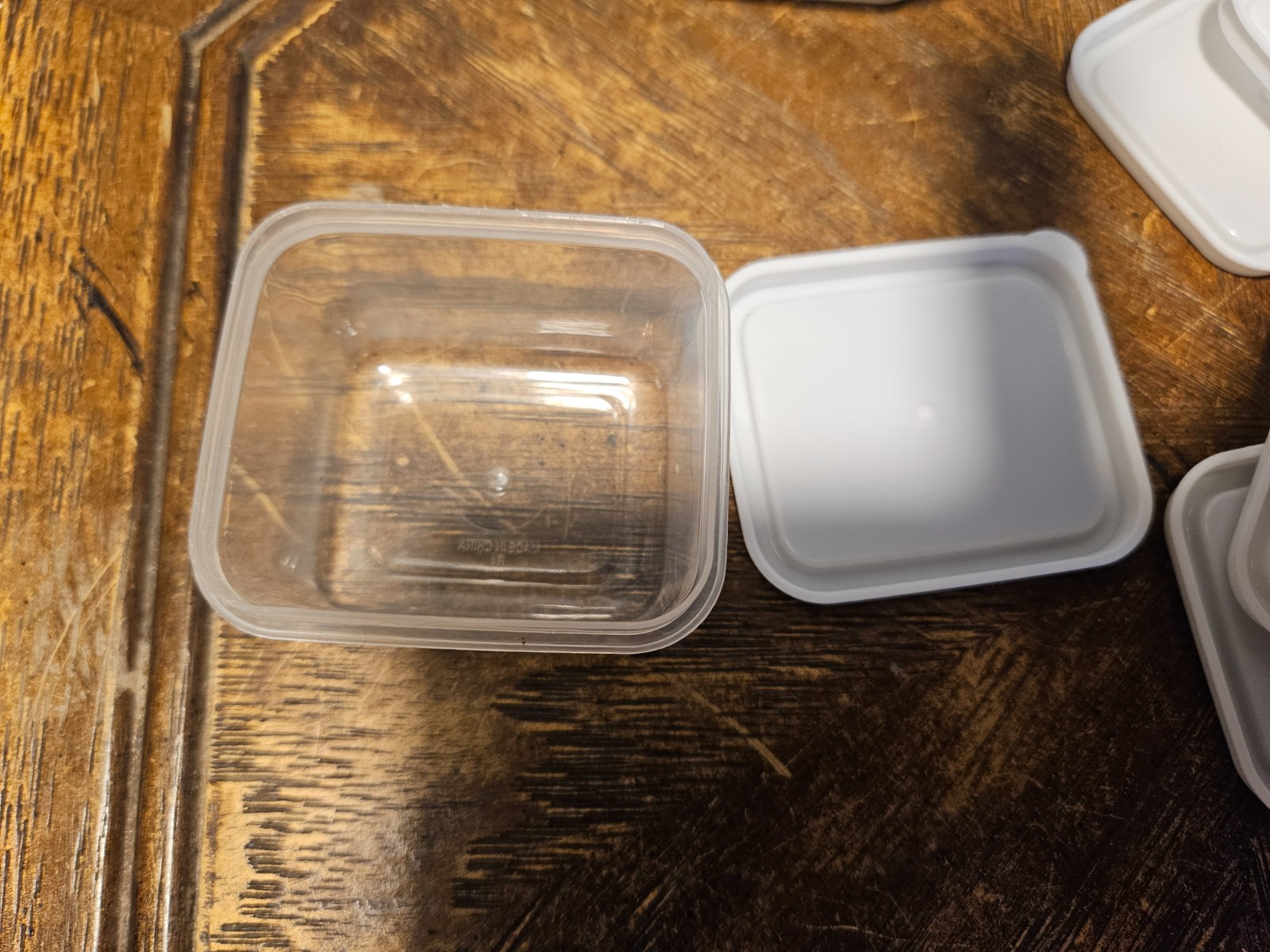 Lot Of 30 Clear Plastic Boxes Containers with White Lids 2″x2.25″ x 1.5″