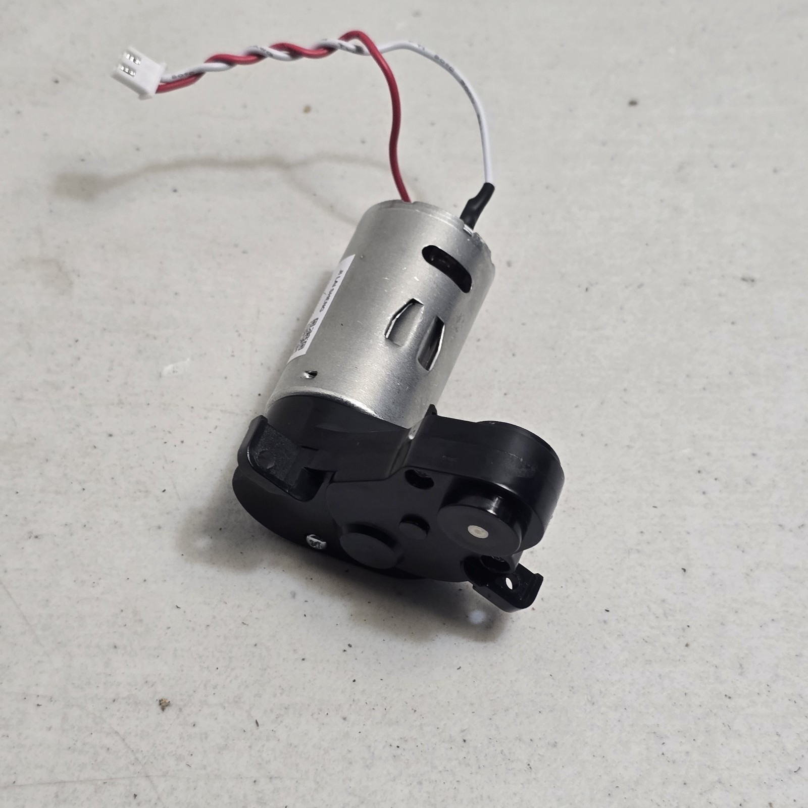 OEM Genuine iRobot Roomba 104 105 Vac Robot Cleaning Head Roller Brush Motor