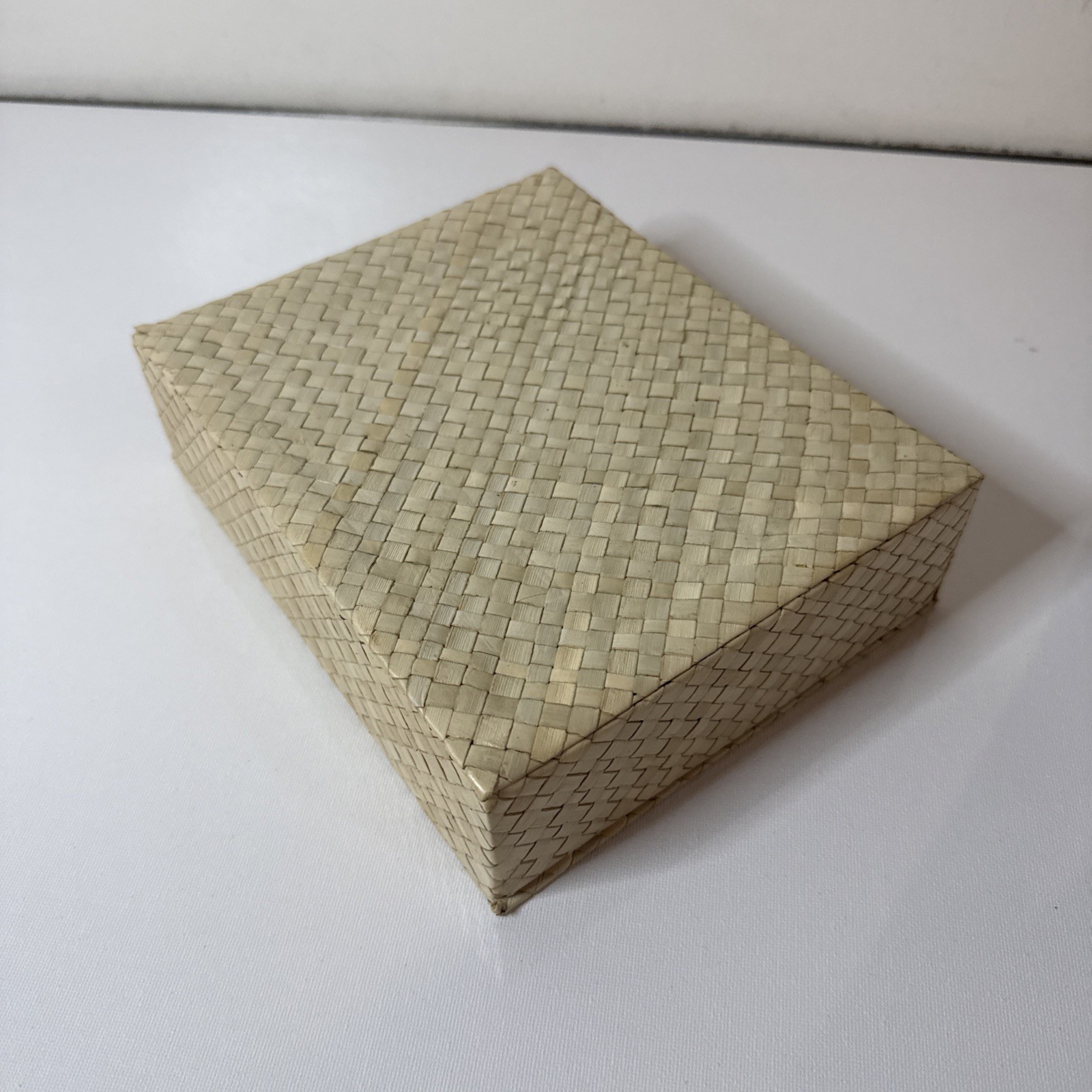 Natural Woven Straw Storage Box – Boho Handwoven Keepsake Gift Box
