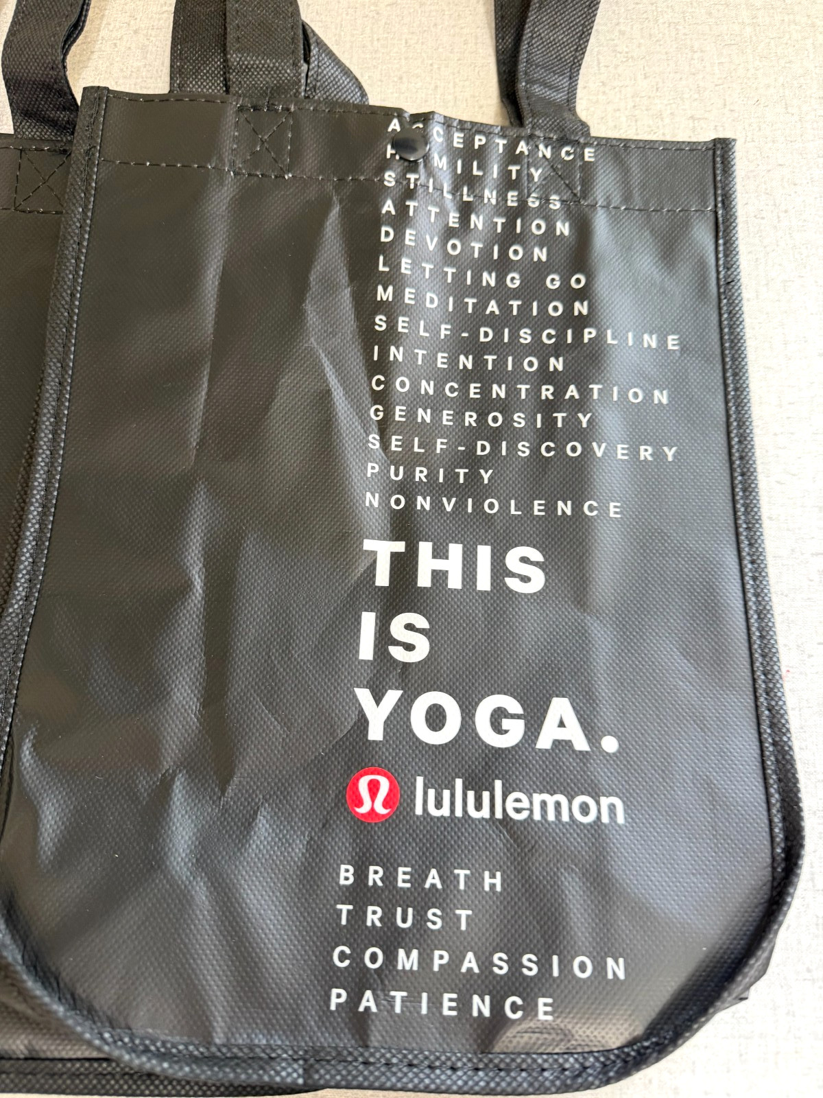 Lululemon Lot of 6 Reuseable Red & Black Reuseable Small Shopping Bags NEW