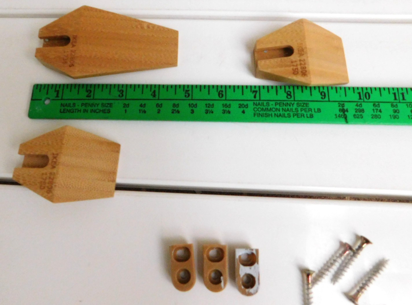 IKEA SKUGGIS Wall Hook 4.5″ + 2.75″ Bamboo Wood 203.501.63 Lot of 3 Gently Used