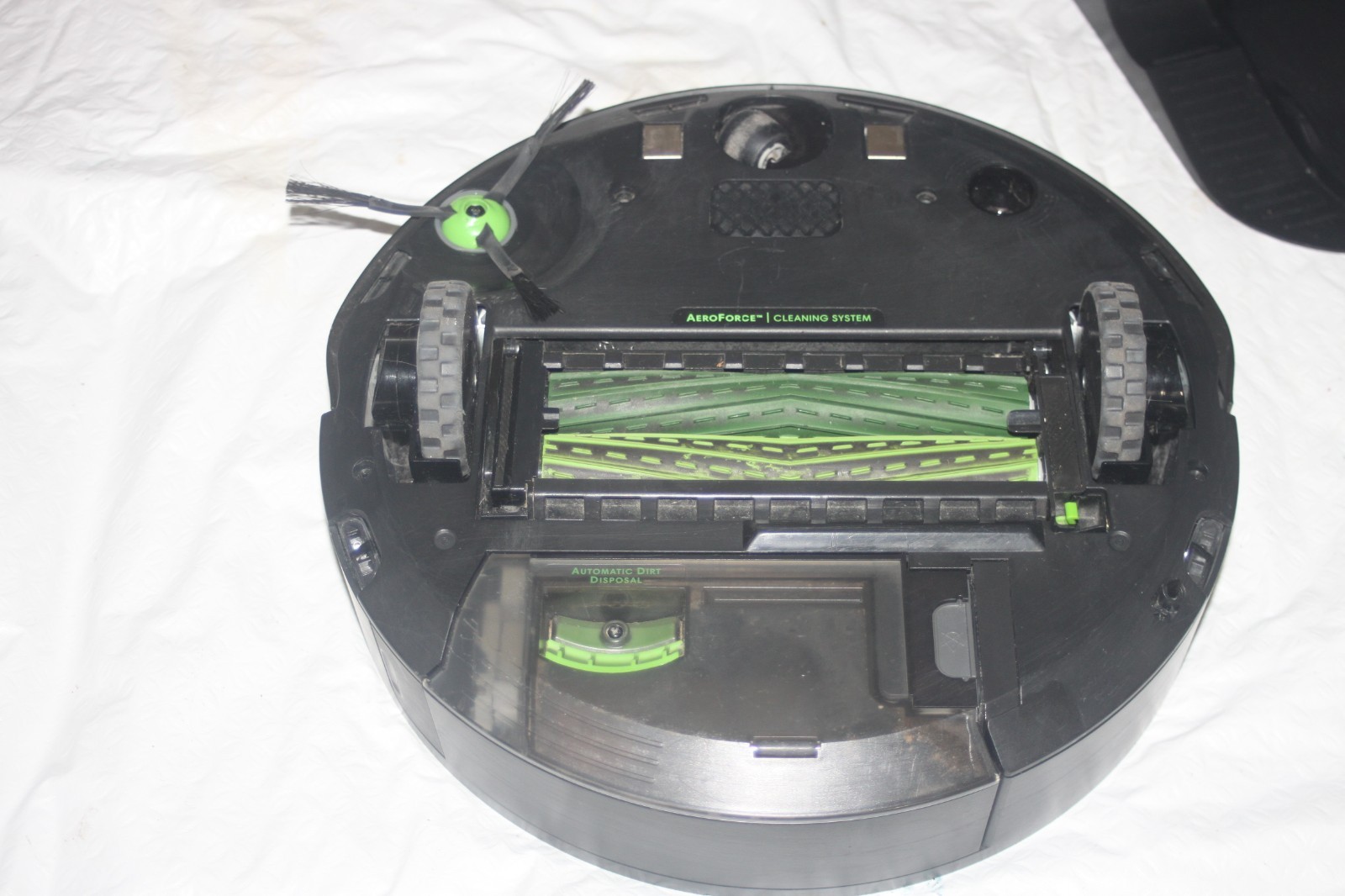 iRobot Roomba j7 Black Robot Vacuum w/ Clean Base Automatic Dirt Disposal