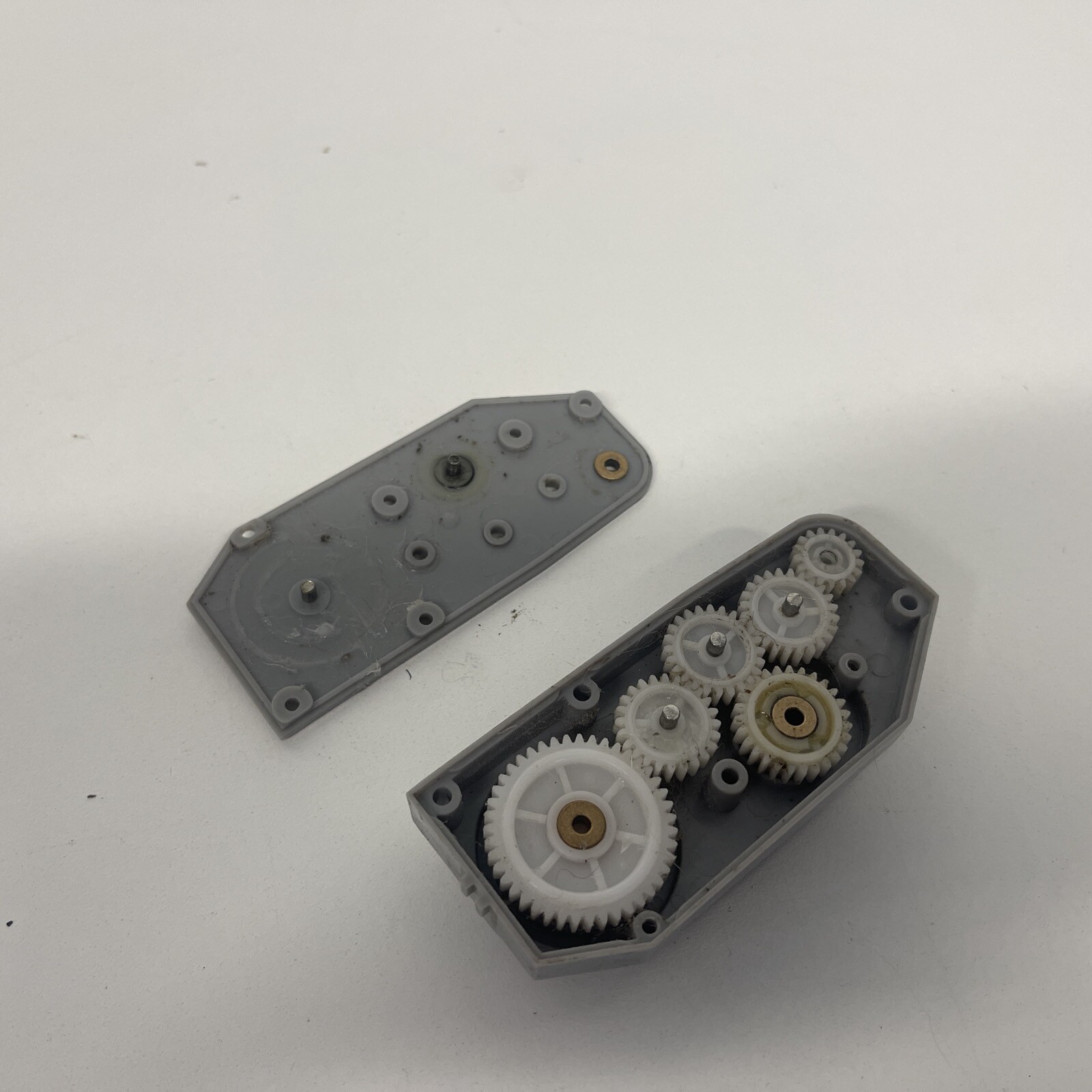 iRobot Roomba 600 700 800 Brush Deck Gearbox Gear Set – GRAY