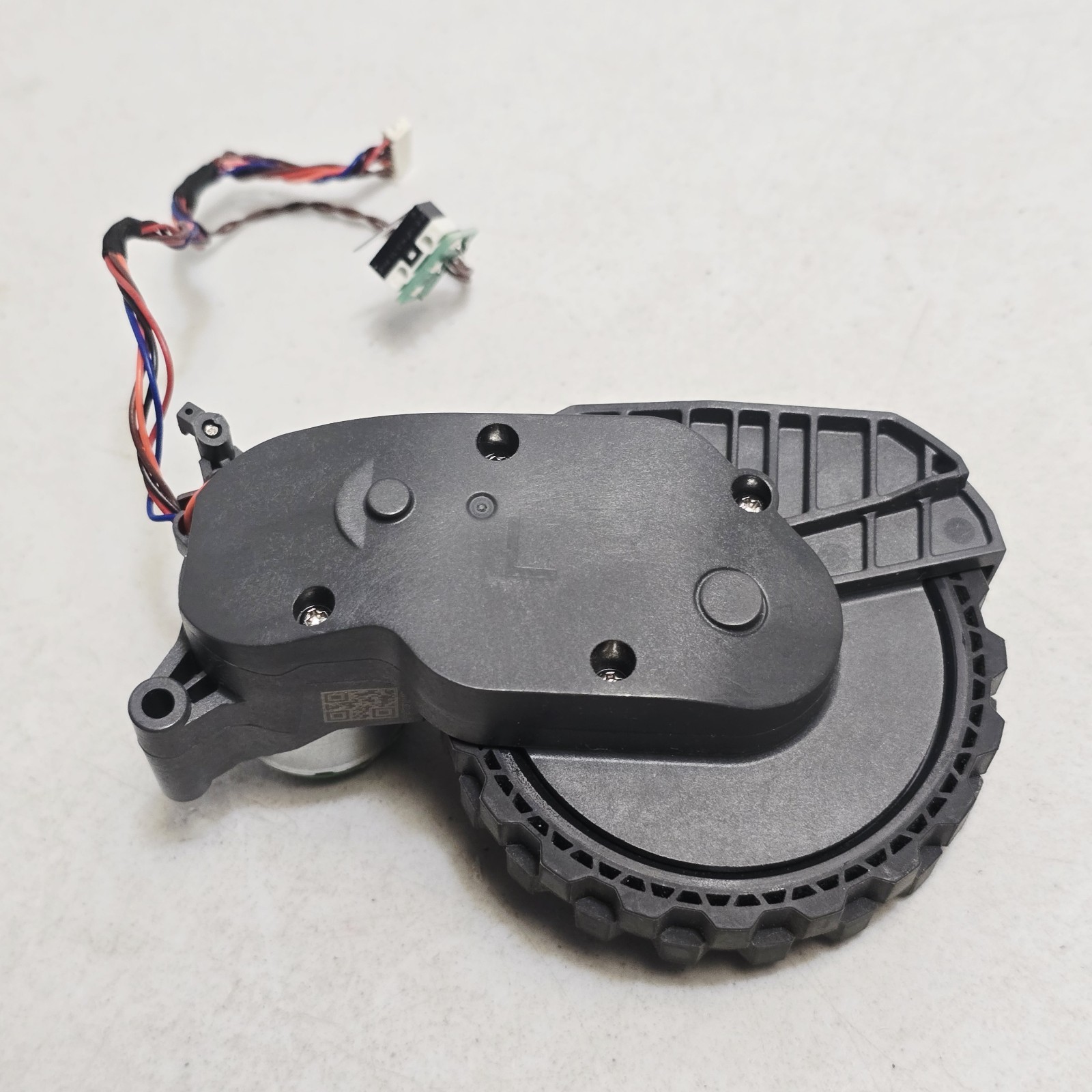 Roborock Qrevo Edge S5A (RREOVCM) Replacement Part Left Drive Wheel