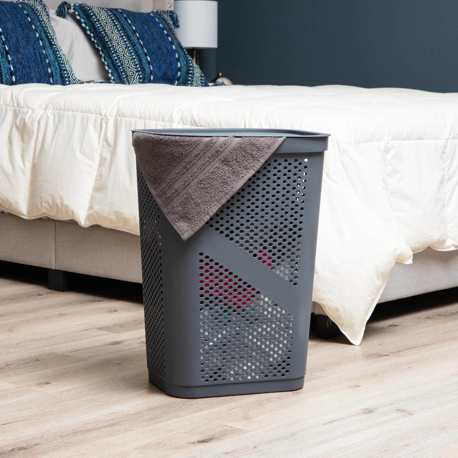 60L Slim Laundry Hamper, Clothes Basket, Lid, Ventilated, Plastic, 17.25L x 13.7