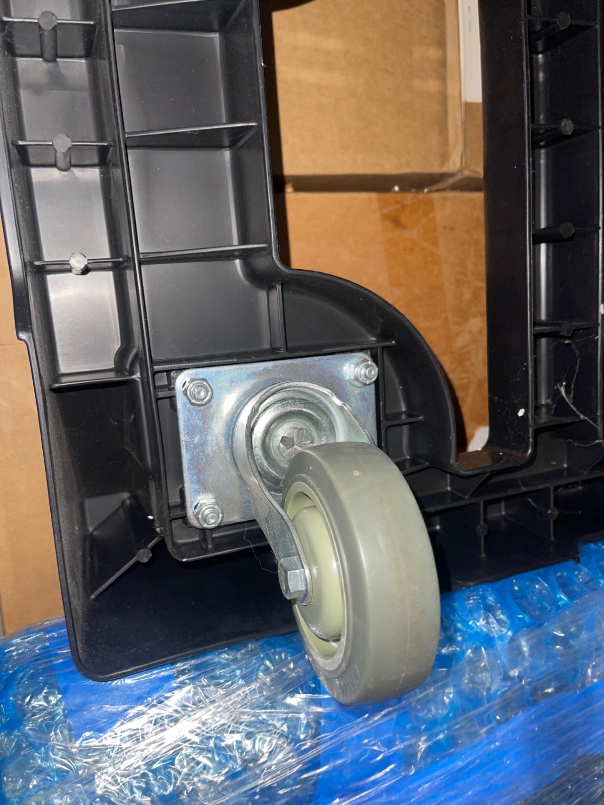 USED QUANTUM STORAGE SYSTEMS Dolly 1,000 lb Load Capacity 24 in x 15 in x 8 in